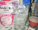 Foto langkah ke 4 dari resep Iced Sakura Latte.