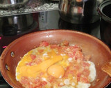 Foto del paso 3 de la receta: Huevo revuelto con ahogado