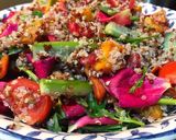 Foto del paso 3 de la receta: Ensalada de quinoa y rosas