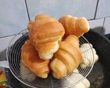 Foto langkah ke 11 dari resep Croissant Bomboloni Cheese.