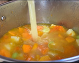Foto del paso 2 de la receta: Crema de calabaza, langostinos y huevo mollet
