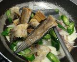 Foto langkah ke 4 dari resep Ikan gabus cabai ijo.