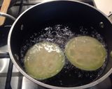 Foto del passaggio 3 della ricetta Parmigiana di spigola con terra di olive taggiasche e pinoli