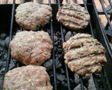 Foto del paso 3 de la receta: Hamburguesas de paleta de cerdo y guacamole