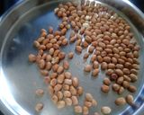 A picture of step 2 of Spicy masala peanuts.