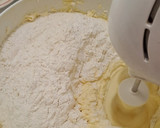 Foto langkah ke 5 dari resep Bolu marmer 5 Telur moist dan tidak seret.