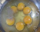 Foto langkah ke 2 dari resep Telur Dadar Tumis masak Tauco.