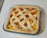A picture of step 4 of Peach & Apple pie تورطة التفاح و الدراق.