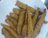 A picture of step 3 of Chatpaty kurkury Bombil fish fry.