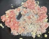 รูปขั้นตอนการทำที่ 1 ของ หมูเด้งผัดไข่เค็ม