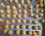 Foto langkah ke 5 dari resep Soes/sus mini kering | oven kompor.