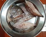 Foto langkah ke 1 dari resep Sup Pindang Ikan Gurame Bumbu Iris Cemplung Sehat Yummy.