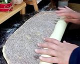 صورة لخطوة 6 من وصفة سينامون رولز