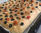 Foto del paso 6 de la receta: Focaccia de tomate cherry, olivas negras y romero