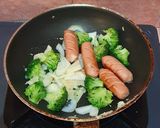 Foto langkah ke 1 dari resep Spicy Carbonara Tteokbokki | MaeCaTteok (매은 까르보나라 떡볶이).