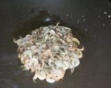 Foto langkah ke 1 dari resep Tumis Udang Cabe Hijau.