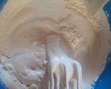 Foto langkah ke 5 dari resep Bolu Rainbow Kukus 7 Telur.