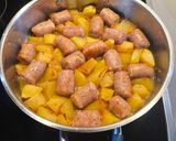 Foto del paso 4 de la receta: Butifarra con patatas y vino blanco (Airfryer)