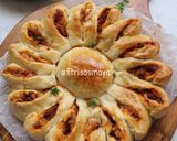 Foto langkah ke 6 dari resep Sun Flower pizza.