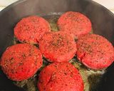 Hình bước làm 2 của món Homemade Hamburger Bò - cả nhà ai cũng mê