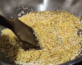 A picture of step 2 of Corn daliya upma.