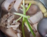 Hình bước làm 4 của món Giò heo hầm củ sen