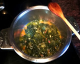 Foto del paso 3 de la receta: Sopa de espinaca fresca con jamón curado y huevo