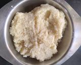 A picture of step 4 of Sooji gulab jamun.