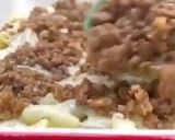 A picture of step 5 of Baked Cheesy Béchamel Pasta with mincemeat.