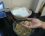 A picture of step 3 of Healthy Palak Moong dal pakoda chaat.
