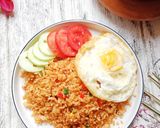 Foto langkah ke 5 dari resep Nasi Goreng Telur (Bumbu Iris) ala Uni Gliantika.