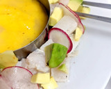 Foto del paso 5 de la receta: Ceviche de merluza con salsa de mango y jengibre