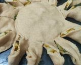 A picture of step 7 of Sunflower shaped bada pav.