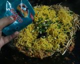 Foto langkah ke 5 dari resep Mie Kuning Seafood.