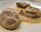 Foto del paso 9 de la receta: Carrilleras ibéricas en salsa de reineta, calabacín y macademia