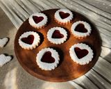 Foto del paso 10 de la receta: ❤️ Heartshaped raspberry filled cookies - Galletas corazón rellenas de frambuesa ❤️