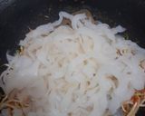 Foto langkah ke 6 dari resep Mie tiau goreng.