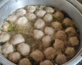 Foto langkah ke 5 dari resep Kuah Bakso Simple.