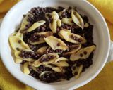 Foto del passaggio 4 della ricetta Lenticchie beluga con foglie di pasta fresca