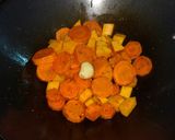 Foto del paso 4 de la receta: Tallarines se zapallitos con verduras salteadas