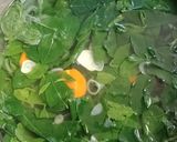 Foto langkah ke 6 dari resep Sayur Bening Katuk Wortel.