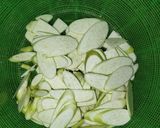 Hình bước làm 1 của món Củ niễng xào tôm nõn