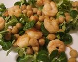 A picture of step 3 of Warm chickpea and prawn salad.