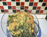 Foto langkah ke 2 dari resep Telur Dadar Sawi Hijau.