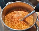 Csipkebogyó leves makaronnal recept fázis 3 fotója