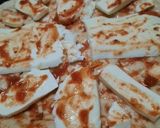 Foto del paso 2 de la receta: Para compartir en casa, pizza con jamón y morrón - súper cargada doble queso