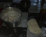 Foto langkah ke 2 dari resep Cireng Isi Keju Rawit Cornet.