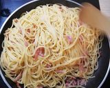 Une image de l'étape 4 de Pâtes carbonara (sans crème) 🤤.