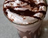 A picture of step 6 of Chocolate Milk Shake.