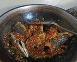 Foto langkah ke 2 dari resep Ikan Sambal Chili Padi.